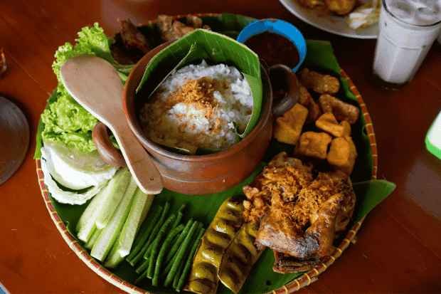 Sejarah dan Ciri Khas Nasi Liwet