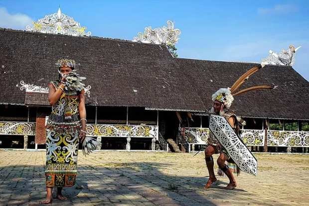 Tradisi Budaya Desa Dayak Pampang