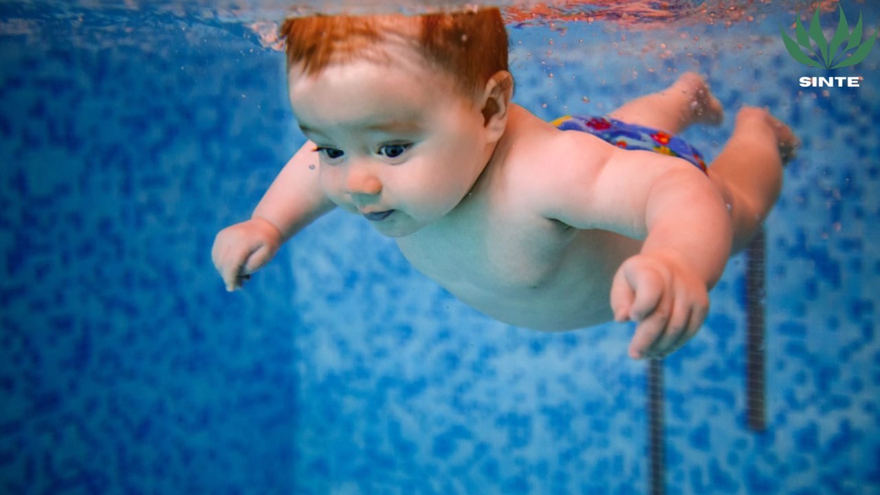 Kenapa Bayi Bisa Berenang