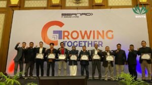 Distributor Pemenang 3 Award di Annual Dealer Meeting 2025