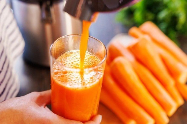Jus wortel segar dengan berbagai manfaat untuk kesehatan tubuh