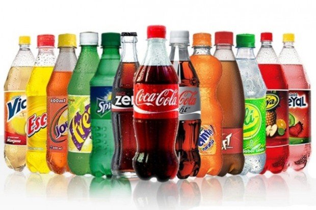 Berbagai jenis minuman kemasan dengan karakteristik dan rasa yang berbeda