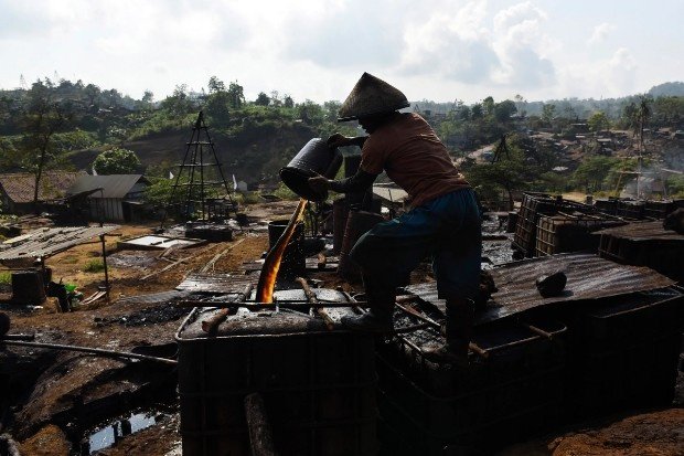 Proses terbentuknya minyak bumi di dalam lapisan bumi
