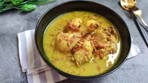 Opor Ayam Nikmat dengan Perpaduan Santan dan Rempah Pilihan