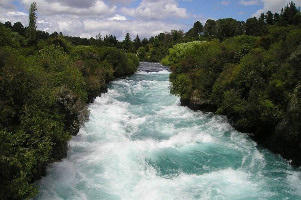 Karakteristik aliran sungai dari hulu hingga hilir