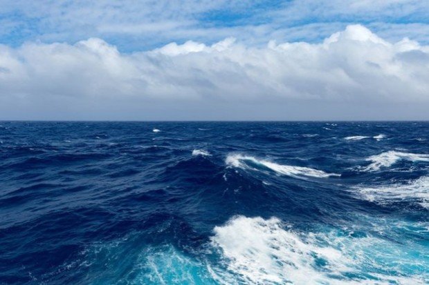 samudra adalah wilayah perairan asin yang sangat luas