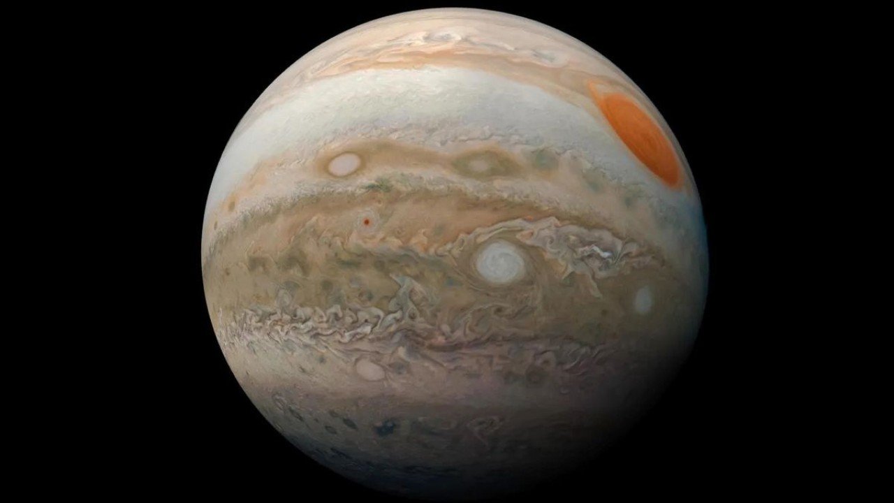 Planet Jupiter sebagai gas raksasa terbesar di tata surya