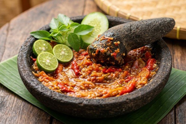 Rasa pedas dan segar sambal tempong banyuwangi