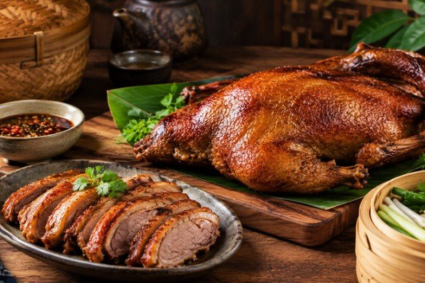 Sajian itik panggang dengan bumbu gurih dan rempah